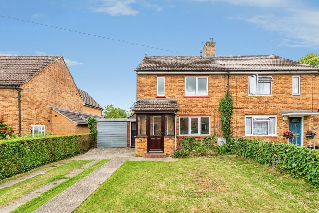 2 bedroom semi-detached house for sale