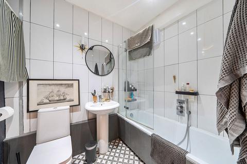 2 bedroom flat for sale, Lordship Lane, Dulwich, London, SE22