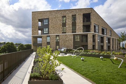 2 bedroom flat for sale, Silver Road, London, SE13