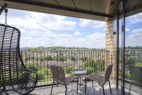 2 bedroom flat for sale, Silver Road, London, SE13