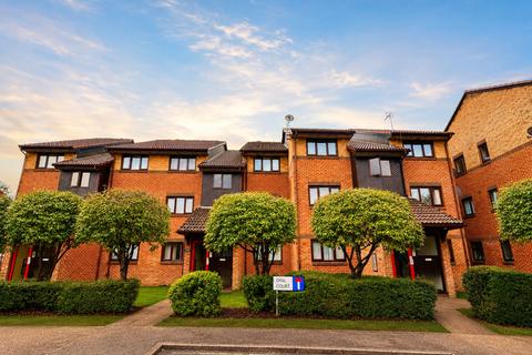 Pavilion Way, Edgware, HA8