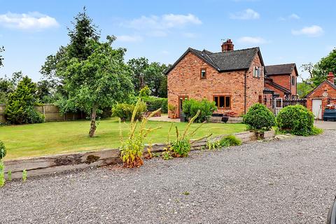 4 bedroom country house for sale, Wrexham Road, Tarporley