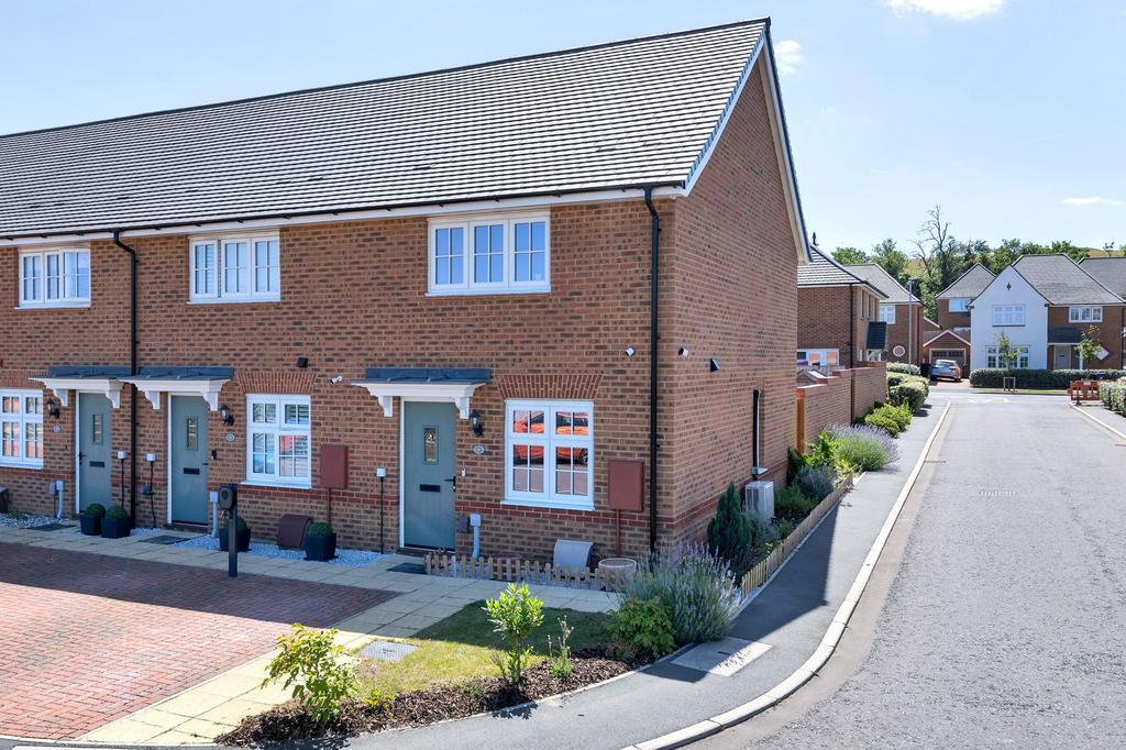 2 bedroom end of terrace house for sale