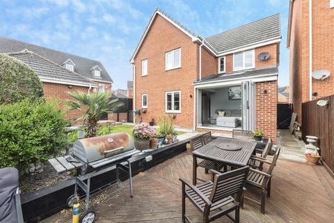 4 bedroom detached house for sale, Rivendale, Leeds