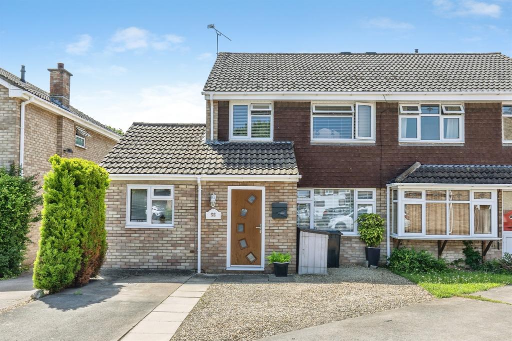 4 bedroom semi-detached house for sale