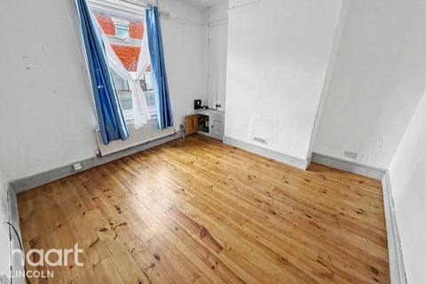 2 bedroom terraced house for sale, Portland Street, Lincoln