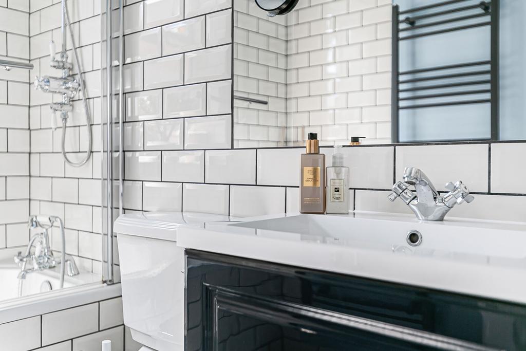 Bathroom, fireplace