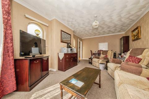 2 bedroom detached bungalow for sale, Chapman Road, Clacton-On-Sea