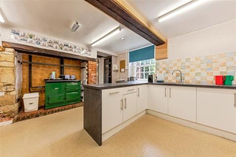 12 bedroom detached house for sale, High Street, Caythorpe, GRANTHAM