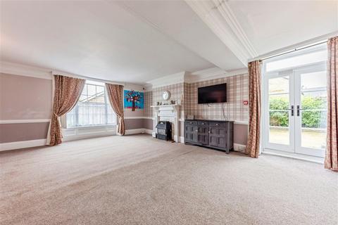 12 bedroom detached house for sale, High Street, Caythorpe, GRANTHAM