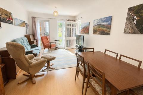 2 bedroom retirement property for sale, Mickleham Gardens, Cheam Village