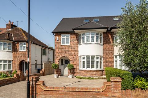 Conway Gardens, Enfield