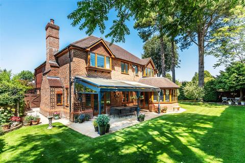 5 bedroom detached house for sale, WILLOW WALK, GREAT BOOKHAM, KT23