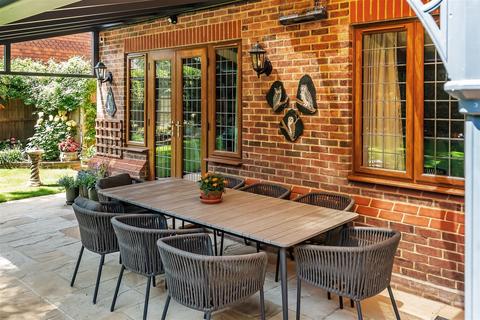 5 bedroom detached house for sale, WILLOW WALK, GREAT BOOKHAM, KT23
