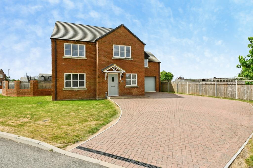 4 bedroom detached house for sale