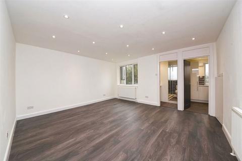 2 bedroom flat to rent, Great North Road, New Barnet, EN5
