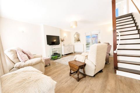 3 bedroom terraced house for sale, Market Avenue, Wickford, Essex, SS12