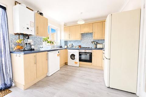 3 bedroom terraced house for sale, Market Avenue, Wickford, Essex, SS12