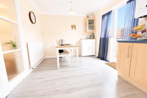 3 bedroom terraced house for sale, Market Avenue, Wickford, Essex, SS12