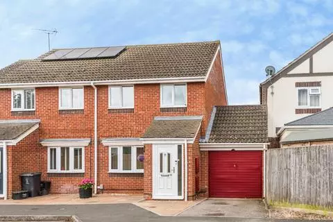 3 bedroom semi-detached house for sale, Swindon