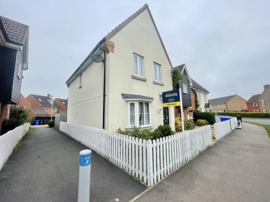 3 bedroom end of terrace house to rent