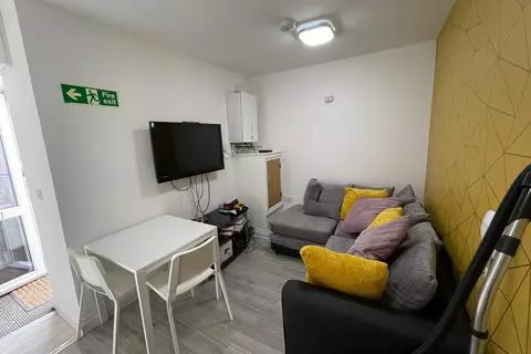 5 bedroom house share to rent – pohled 2