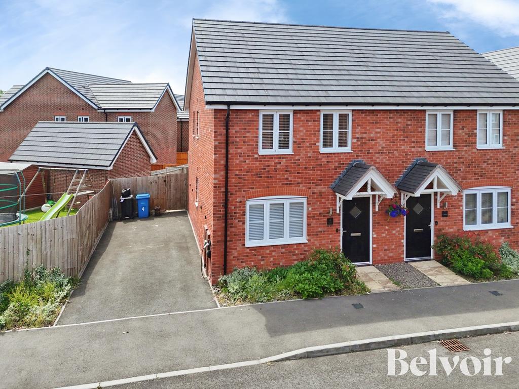 2 bedroom semi-detached house for sale