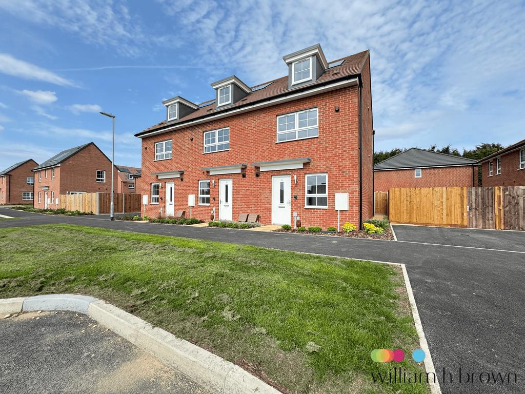 3 bedroom semi-detached house to rent