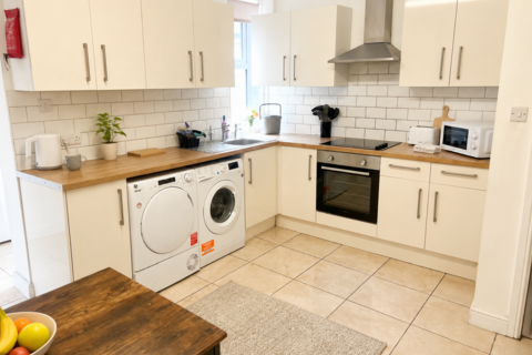 4 bedroom end of terrace house to rent, Lincoln LN1
