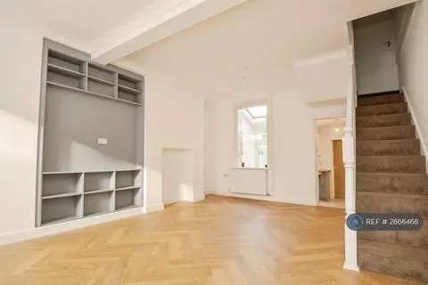 3 bedroom terraced house to rent - View 4