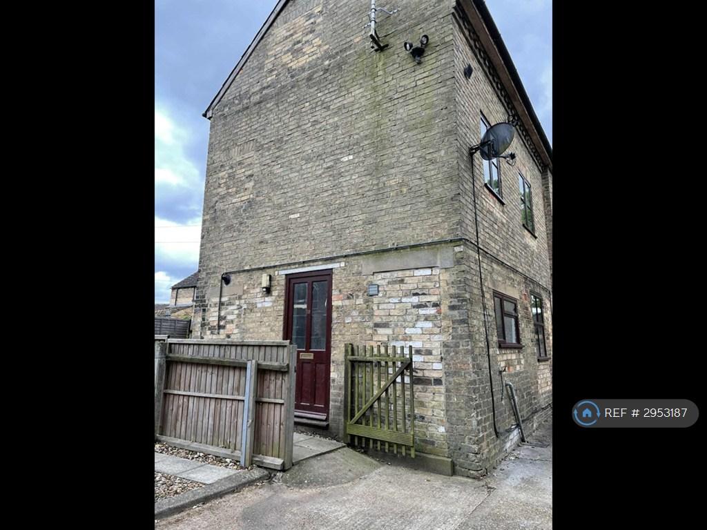 2 bedroom semi-detached house to rent