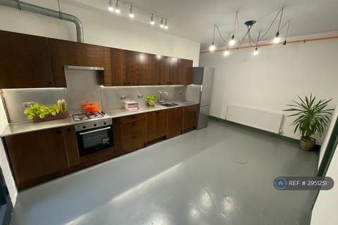 4 bedroom flat to rent, Enterprise House, London, E9
