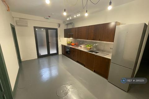 4 bedroom flat to rent, Enterprise House, London, E9