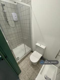 4 bedroom flat to rent, Enterprise House, London, E9