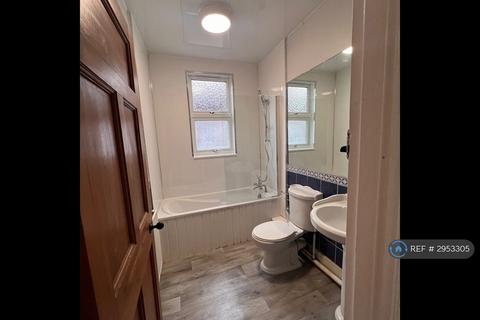 2 bedroom flat to rent, Lowlands Road, Harrow, HA1