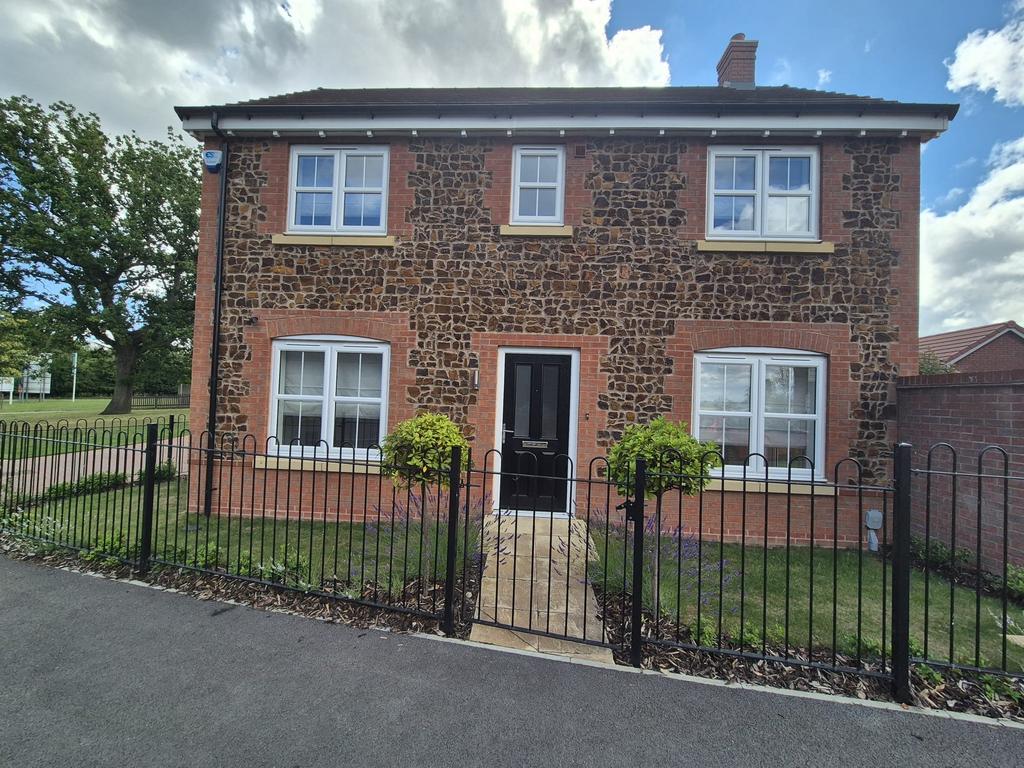 3 bedroom detached house to rent