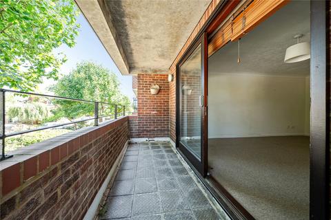 1 bedroom flat for sale, Oaklands Road, Bromley