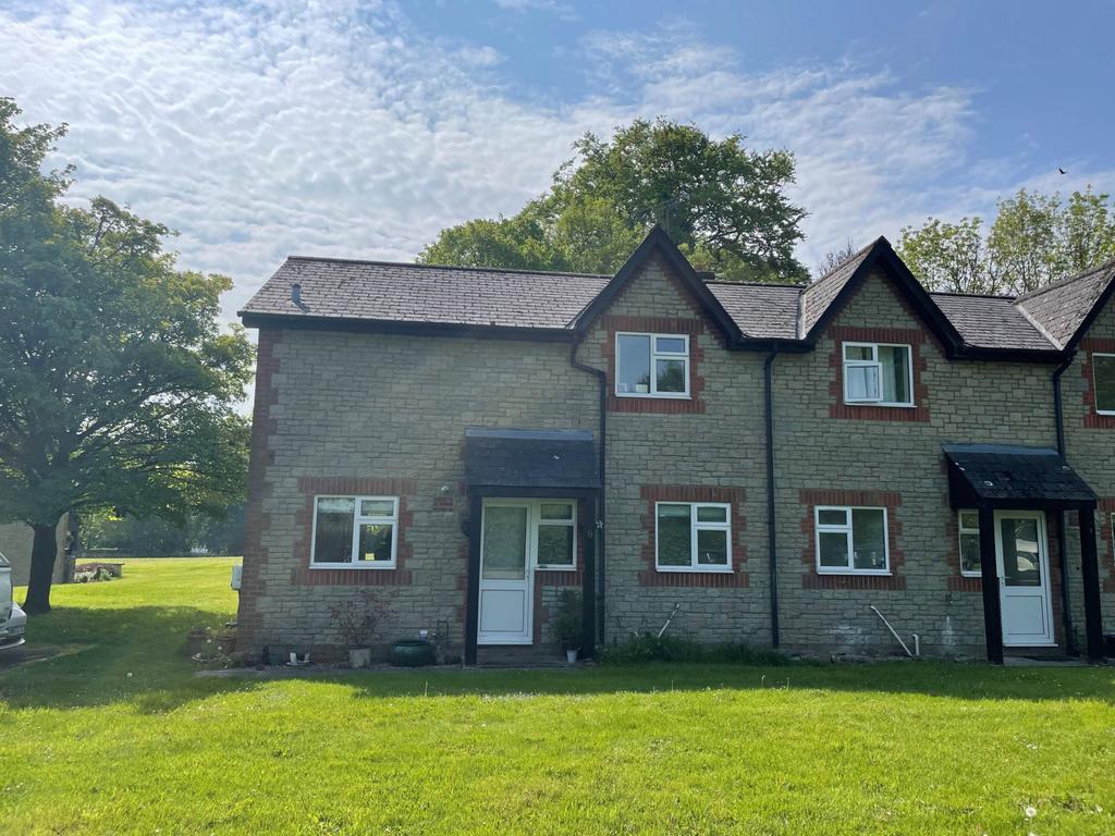 3 bedroom semi-detached house to rent