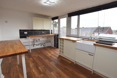 3 bedroom terraced house to rent, Wendover Rise, Coventry CV5