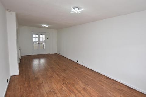 3 bedroom terraced house to rent, Wendover Rise, Coventry CV5