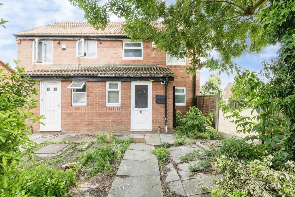 3 bedroom semi-detached house for sale