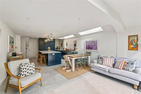 4 bedroom end of terrace house for sale, Vanderbilt Road, London, SW18