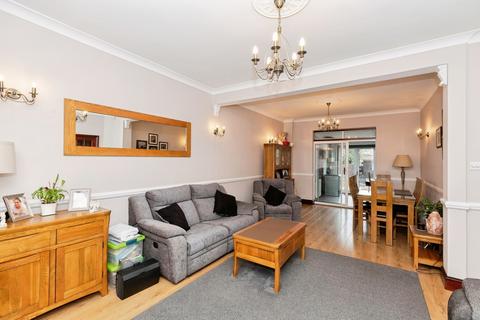 4 bedroom terraced house for sale, Icknield Drive, Ilford, IG2