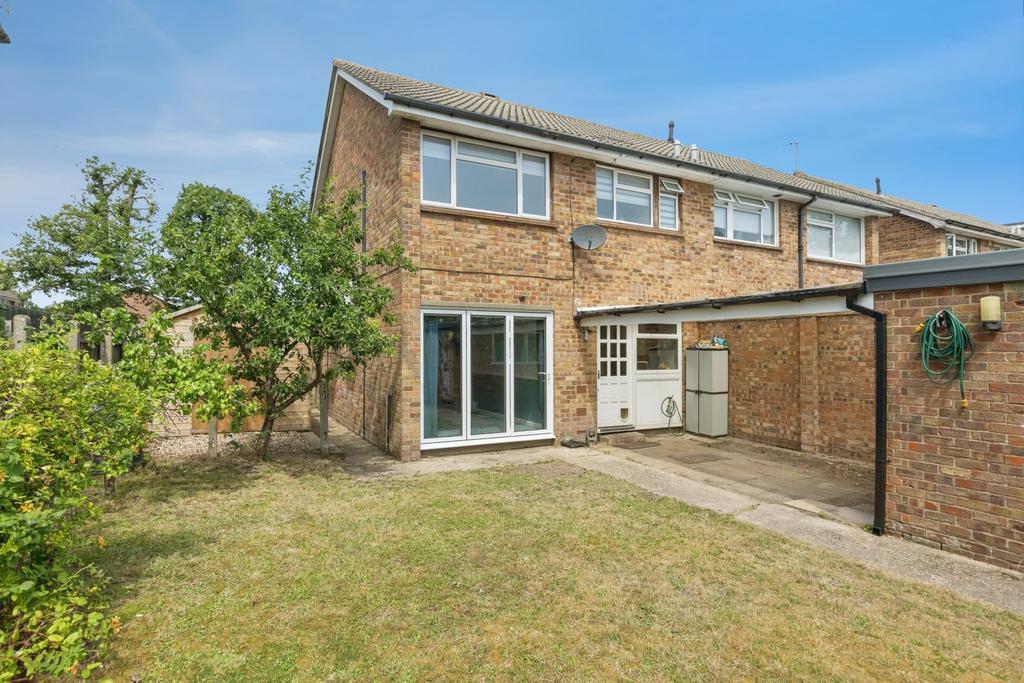 Detached house exterior, garage