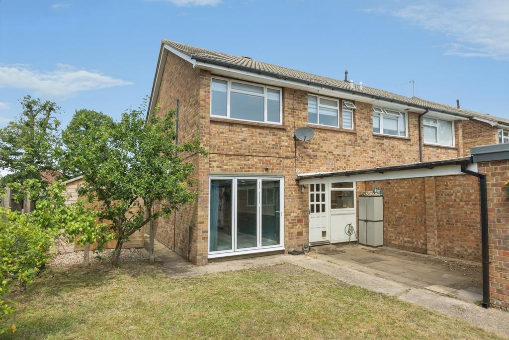 Detached house exterior, garage