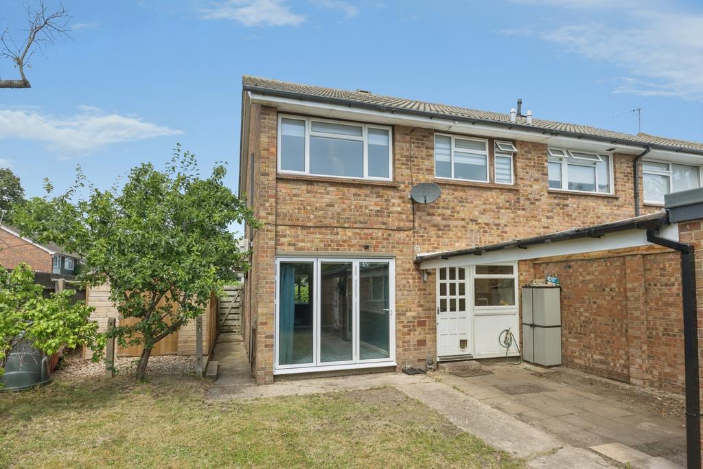 Detached house exterior, garden