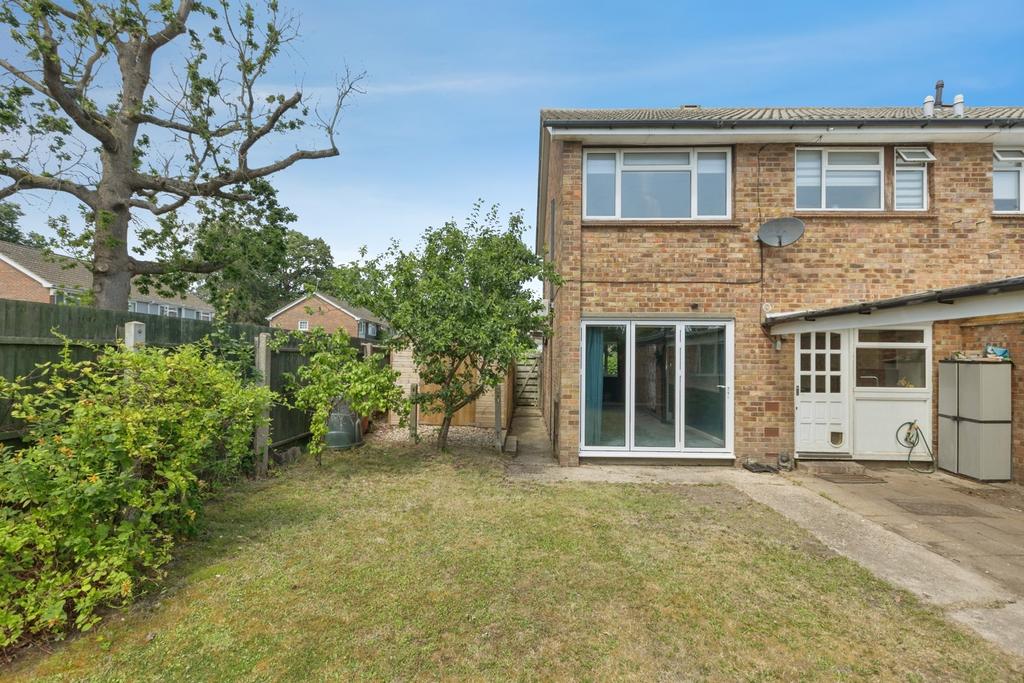 Detached house exterior, garage