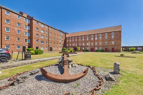 Studio for sale, Pease Court, High Street, Hull, North Humberside, HU1
