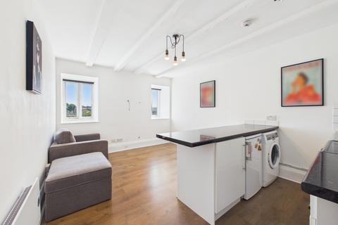 Studio for sale, Pease Court, High Street, Hull, North Humberside, HU1