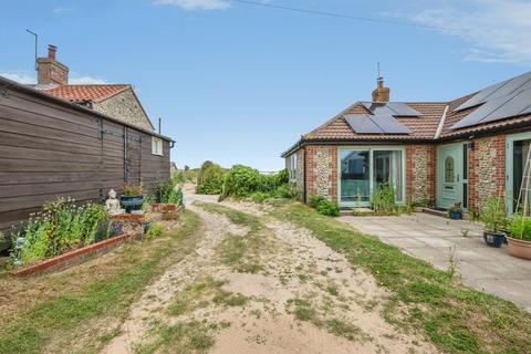 2 bedroom detached bungalow for sale, Keswick Road, Bacton, Norwich